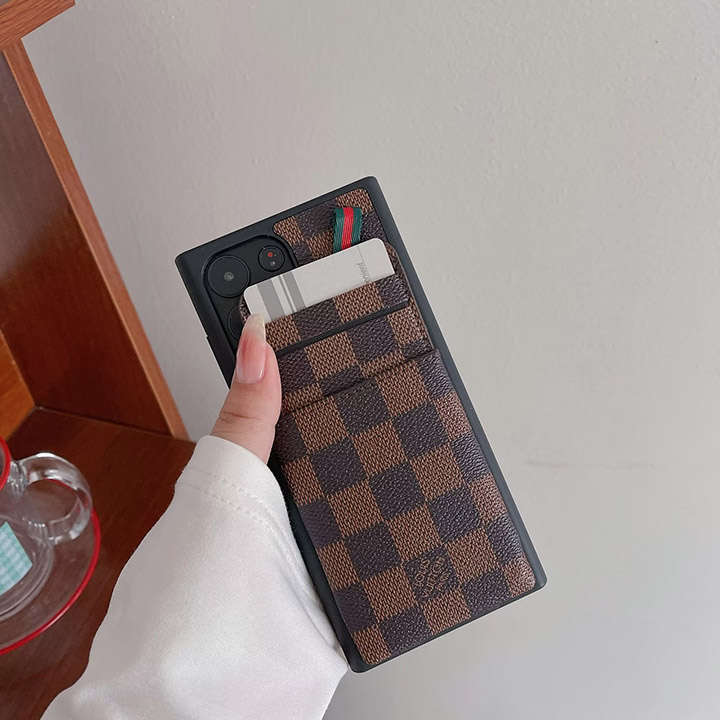 burberry バーバリー 携帯ケース iphone15プロ  梅